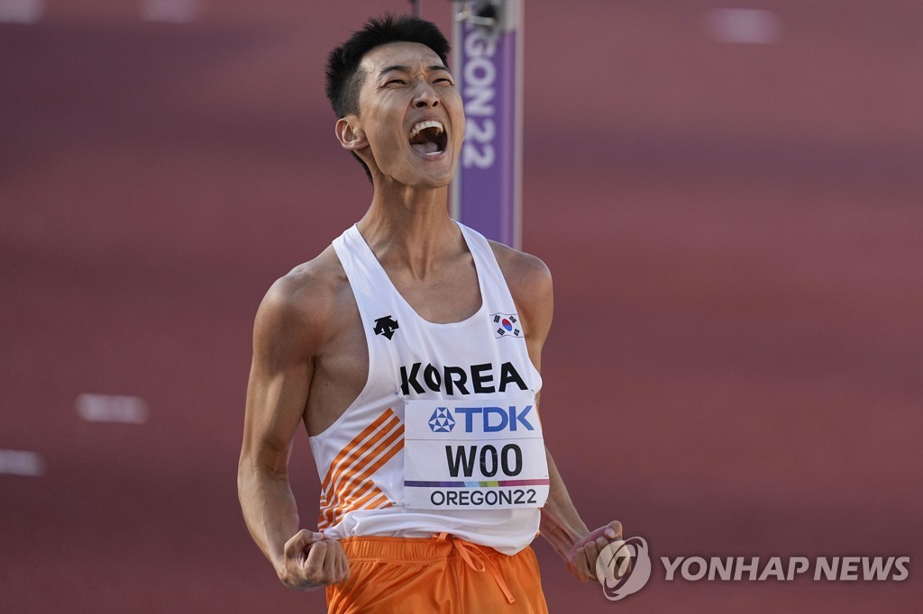 우상혁, 한국 육상 첫 세계선수권 은메달 쾌거…바심은 3연패