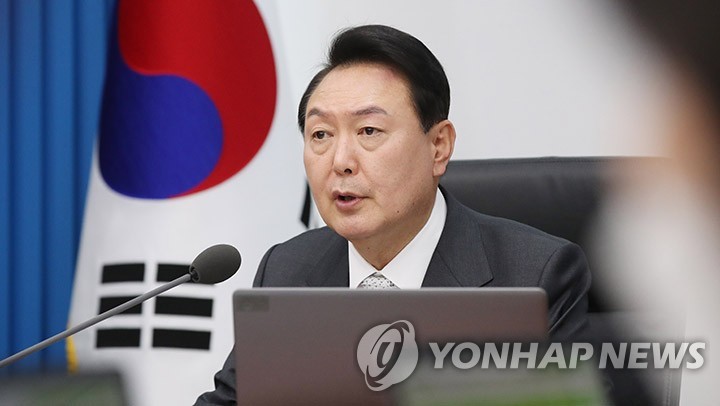 "尹대통령, 취임 첫분기 부정평가 36%…역대 대통령 중 두번째"(종합)