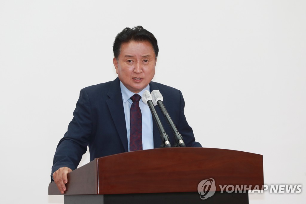 김영환 충북지사 "환경 지키면서 무조건 막는 규제 풀어야"