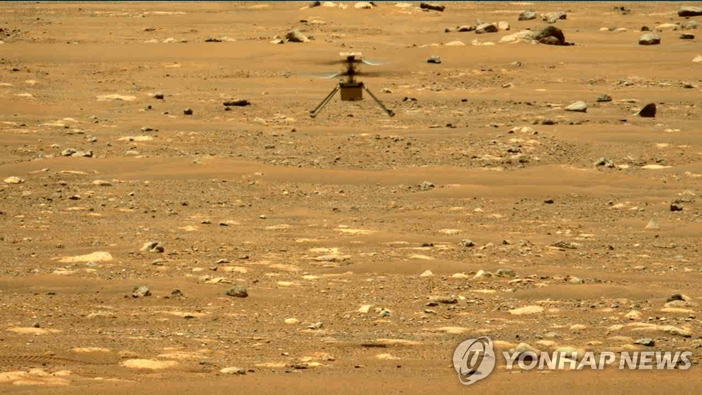 NASA, 화성에서 캔 암석 가져오려 팔 달린 소형헬기 보낸다