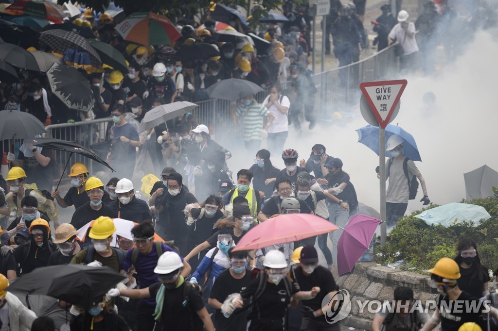 "법치·인권 훼손" 미 의회 기구, 홍콩 검사들 제재 요구