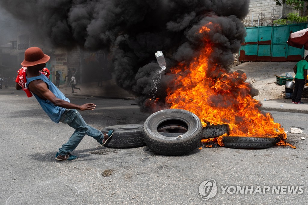 아이티 대통령 암살 1년…지지부진한 수사 속 무법천지 '혼돈'