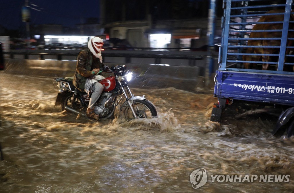 내전 고통 예멘에 홍수까지…최소 10명 사망