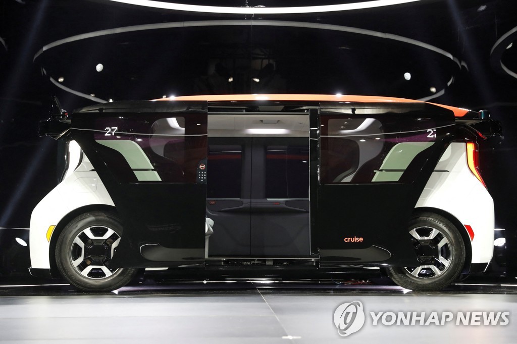 [GM,Ford] 미국 운전대 없는 자율주행차 배치 승인을 추진하는 GM과 Ford