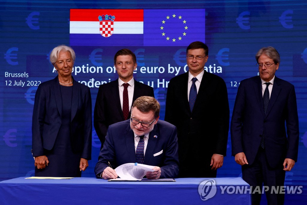 EU, 우크라에 1조3천억원 추가지원…크로아티아 유로존 가입
