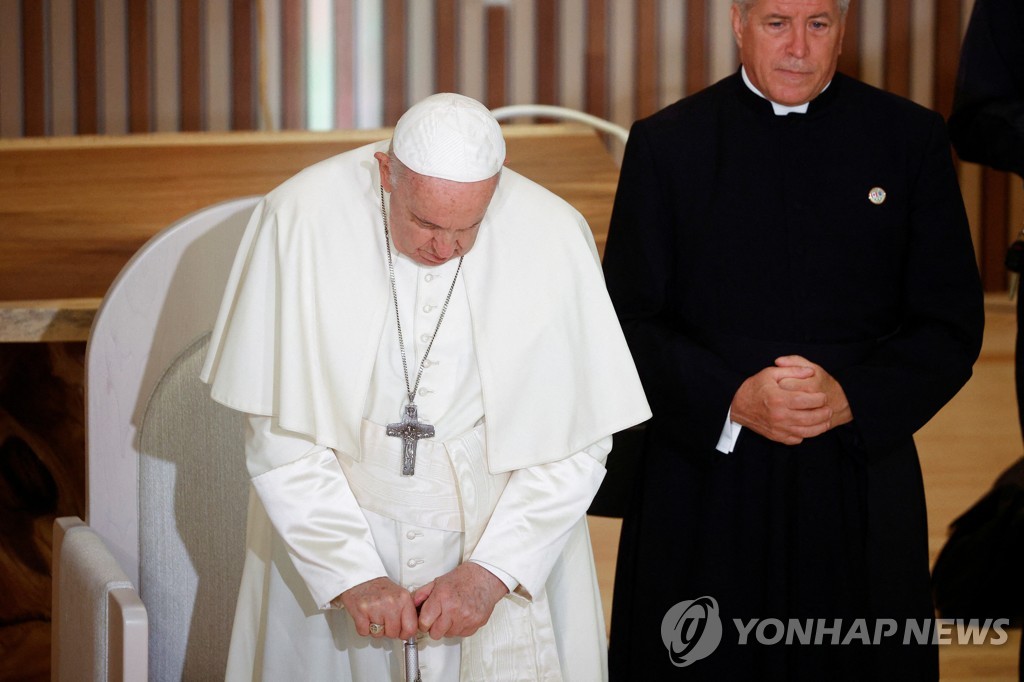 [월드&포토] 교황의 사죄