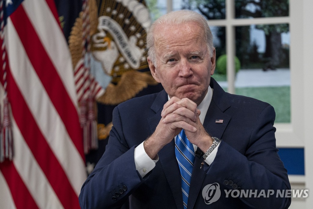 네차례 백신 접종에도 감염된 바이든…"감염차단 효과 약화"