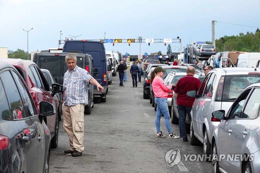 국회서 우크라 난민 지원 간담회…"6·25 때 생각하면 도와야"