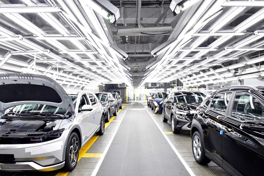 A força de trabalho e a administração da Hyundai Motor Company concordam com um plano de investimento local... Construindo uma nova fábrica após 29 anos