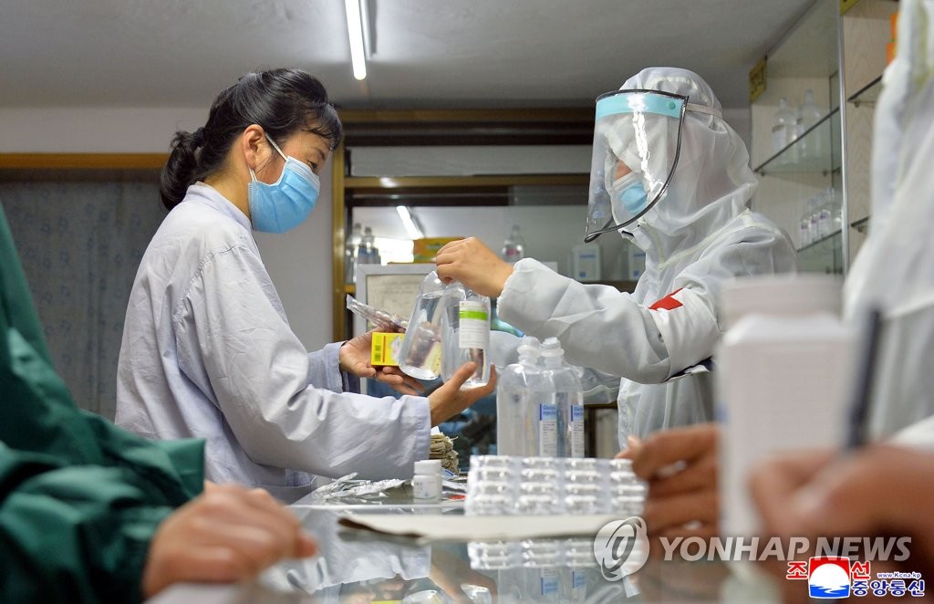 북, 신규발열 닷새째 1천명대…"접경지역 검사설비 본격 증설"(종합)