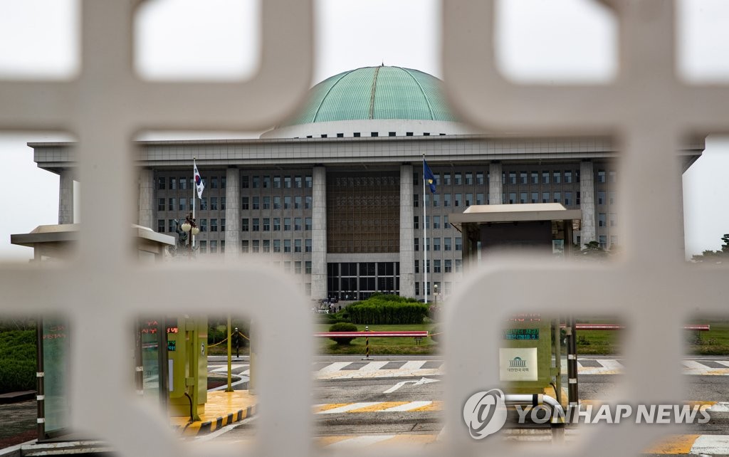 문은 열었는데…법사·국방·행안·과방 곳곳 '전쟁터'