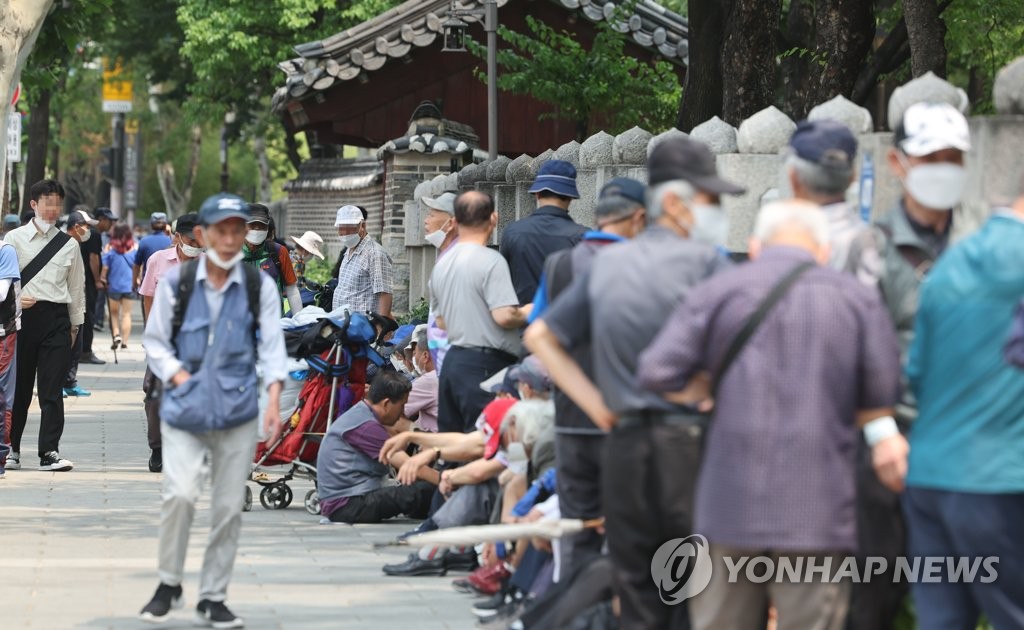 "선풍기 하나로 버틸 수밖에"…폭염에 더 힘든 취약계층