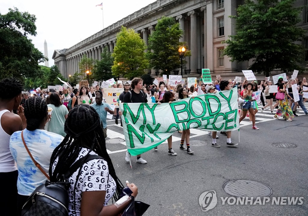 낙태권 금지, 체외수정까지 이어질라…불안에 떠는 美난임부부