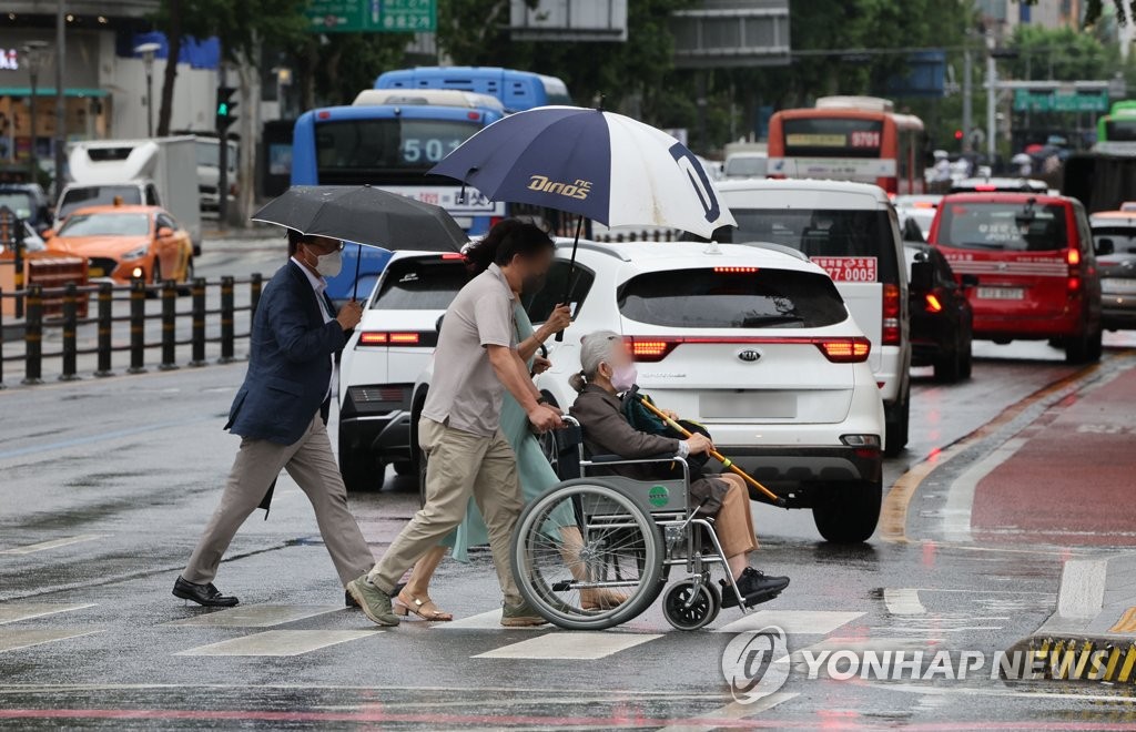 중부지방에 5∼40㎜ 소나기…낮 최고 35도 폭염