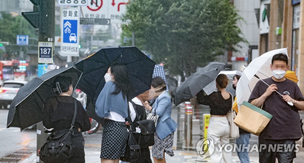 태풍 에어리 4~5일 제주·남해안 영향 가능성…최단거리로 북상