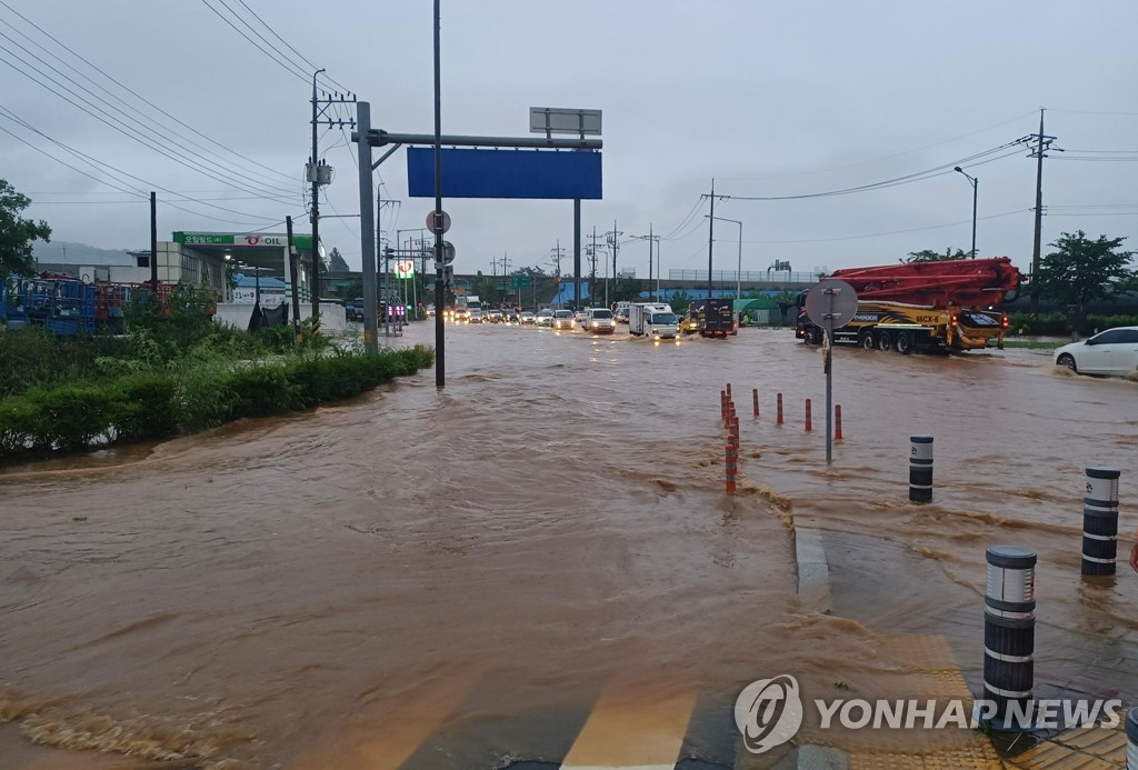 급류 휩쓸리고, 침수되고…사흘간 폭우로 전국 곳곳서 피해 속출