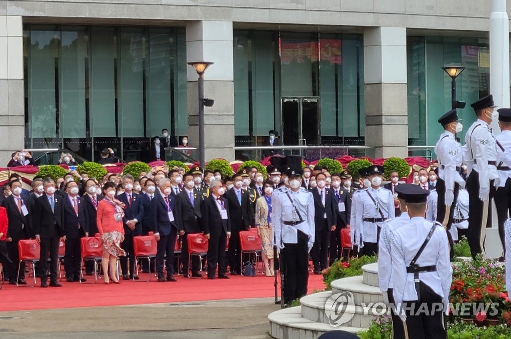 北 최선희 외무상, 中 왕이에게 홍콩반환 축전…첫 공식활동