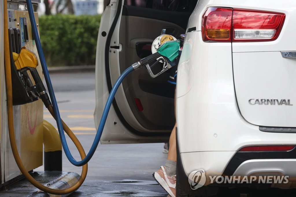 고유가에 '기름값' 관련 검색 급증…가짜석유 관심도 늘어