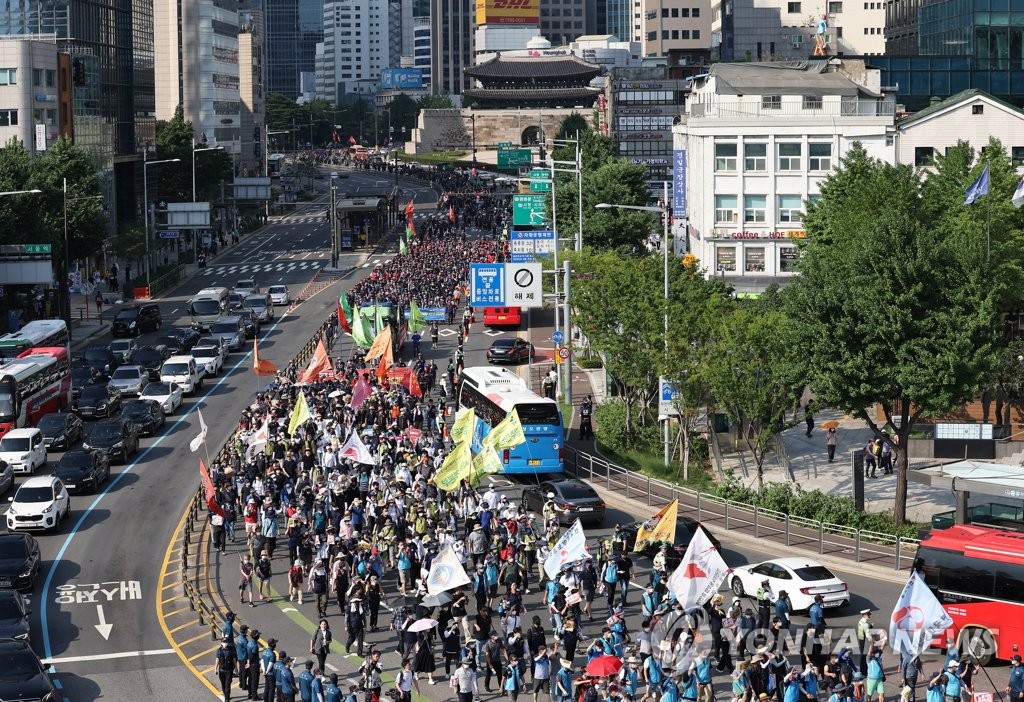 서울 도심 민주노총 4만9천명 집회 마무리…일대 교통 정체(종합)