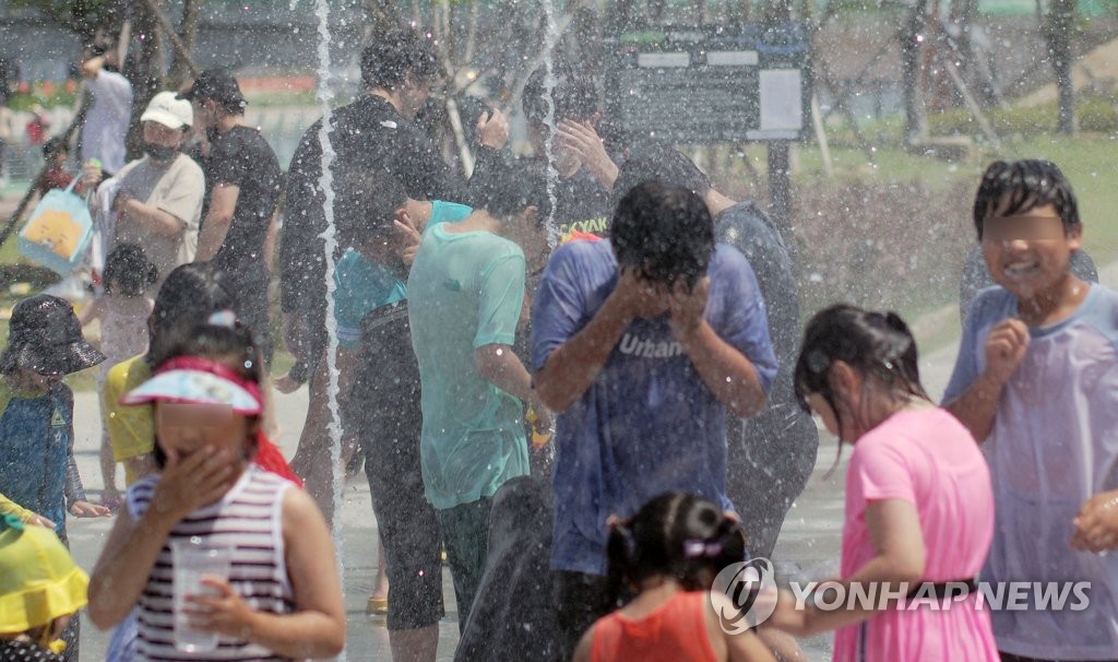 낮 최고 35도 무더위 계속…남부 일부 비소식