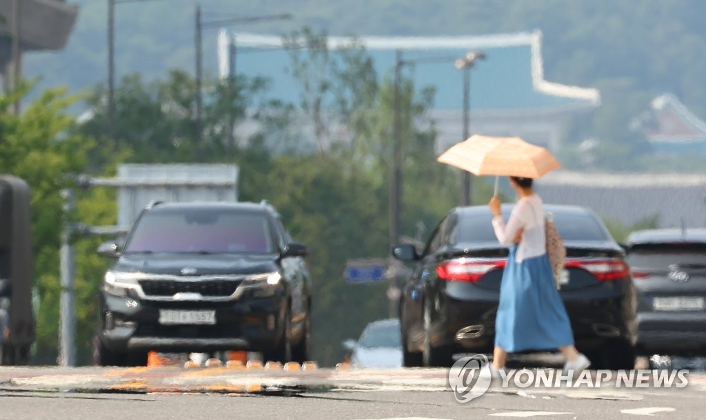 [내일날씨] 내륙에 소나기…서울 낮 최고 33도