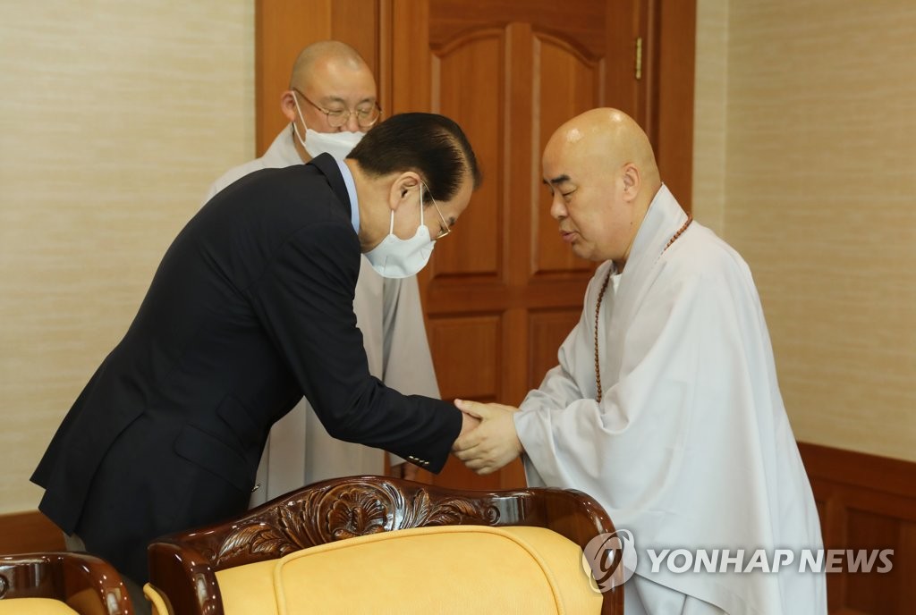 권영세 "막힌 남북관계, 종교인 중심으로 뚫어달라"