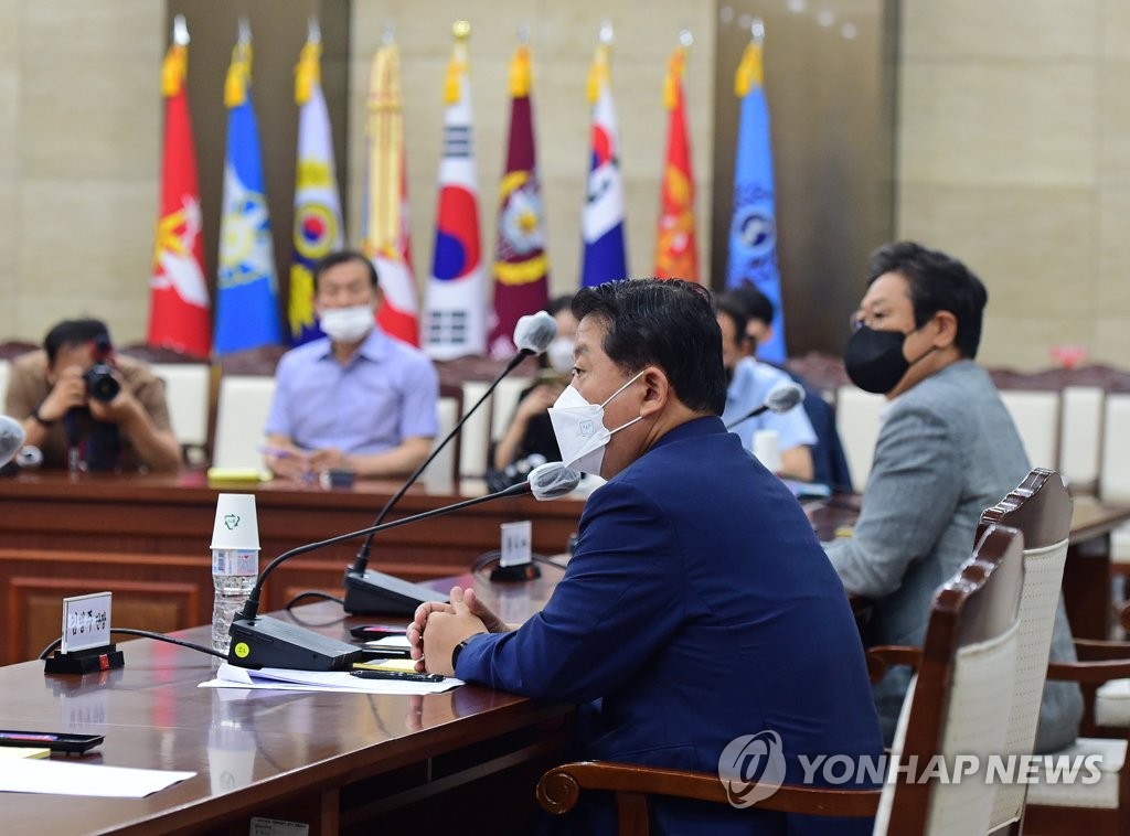 野 서해피격TF 국방부 방문…"대통령실 개입여부 파헤치겠다"