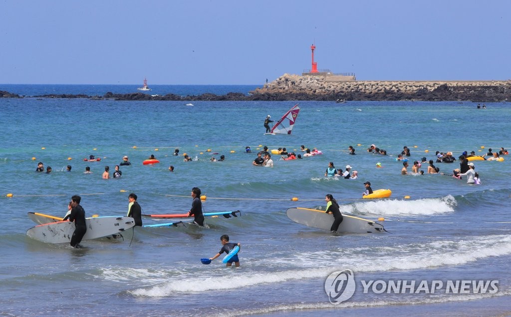 제주 흐리고 밤부터 비…낮 최고기온 29∼31도