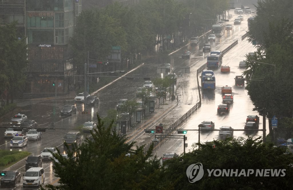 내일 일찍부터 중부지방 중심 세차고 많은 장맛비