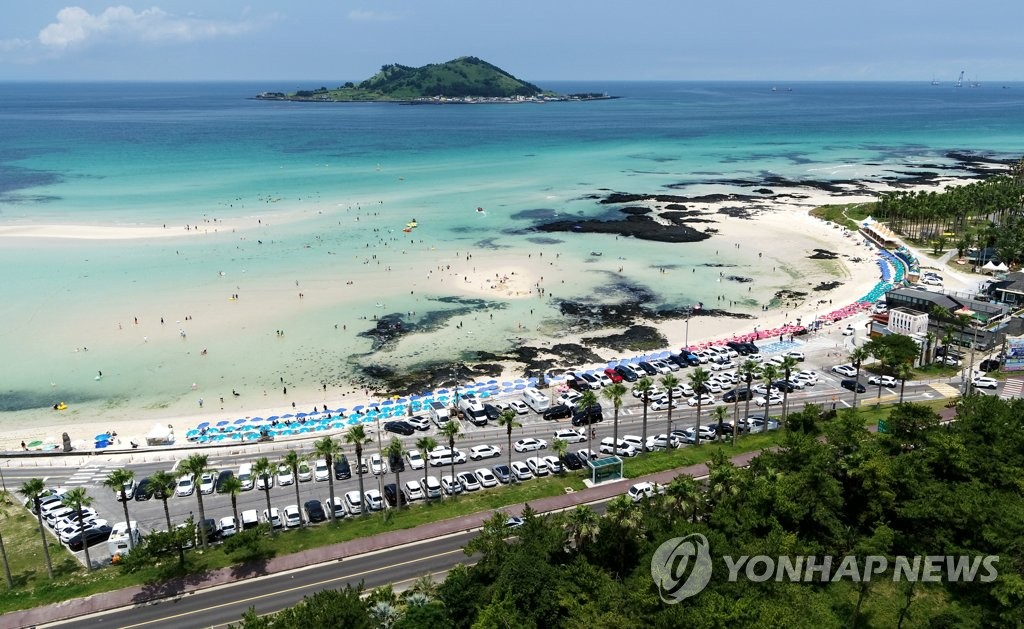 제주 흐리고 가끔 비…한낮에는 폭염