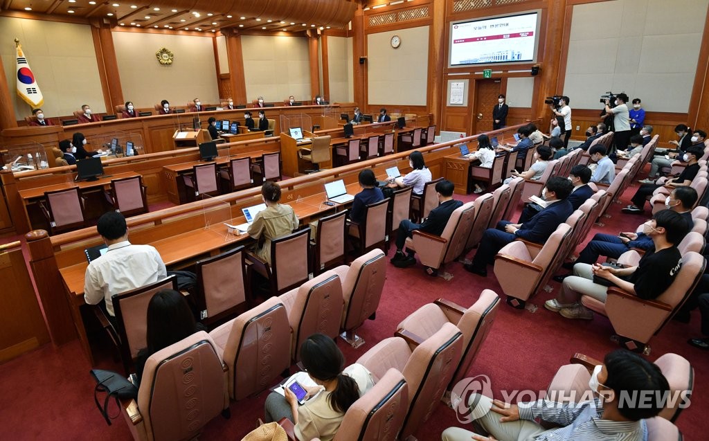 "검수완박 입법 무효" vs "적법 절차 준수"…헌재서 여야 격돌