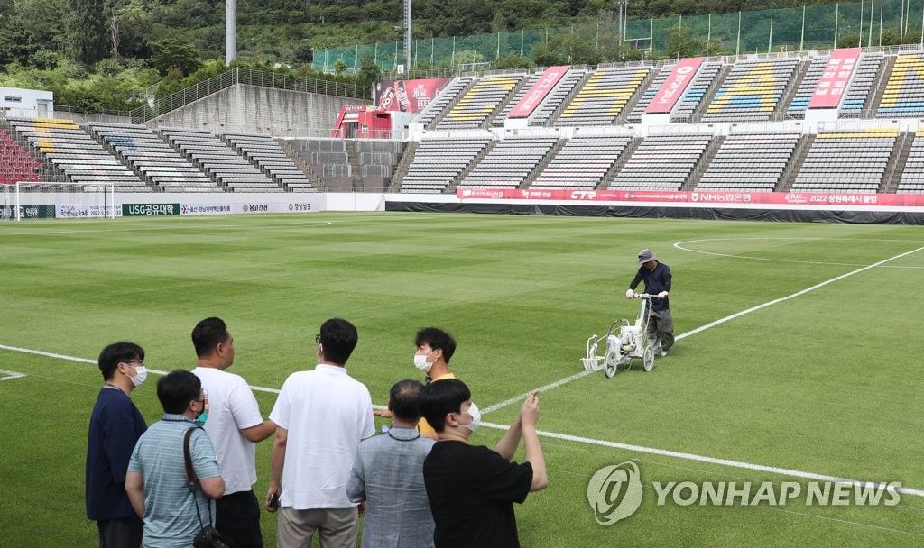 시즌 첫 홈 개막전 앞둔 경남FC 설기현 감독 '승격 다짐'