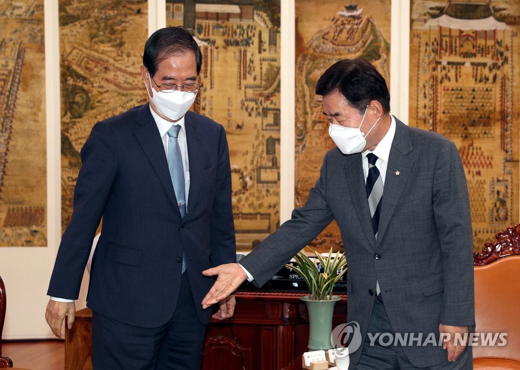 김의장, 한총리 접견…"복합위기, 여야정 현안협의회 가동하자"