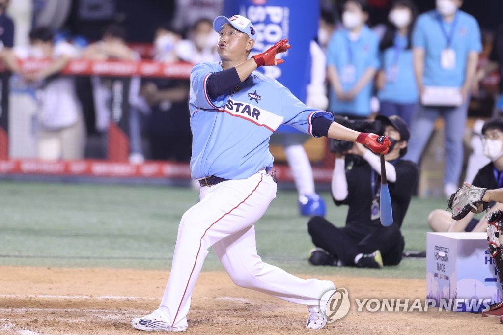 이대호, 마지막 올스타 홈런레이스도 우승…역대 최다 타이 3회