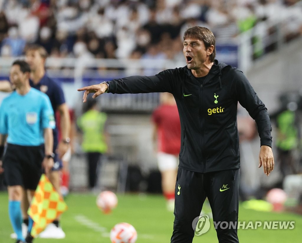 내한 일정 마친 콘테 감독 "한국서 보낸 시간, 만족스러웠다"