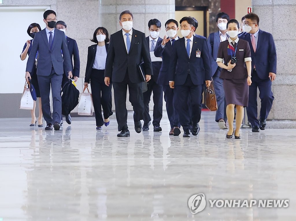 박진 "지소미아·수출규제 등 종합적 논의 예정"(종합)