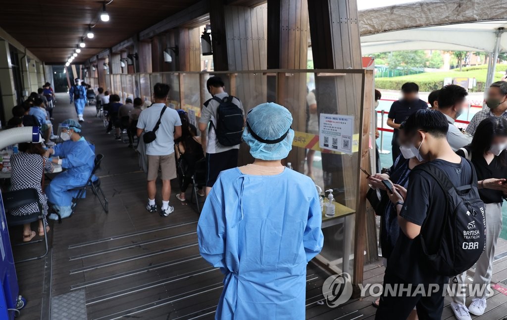 계속되는 더블링에 켄타우로스까지…'자율방역' 한계 우려(종합)