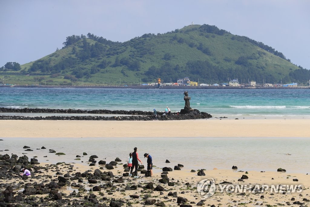 제주 가끔 비…낮 최고 29∼32도