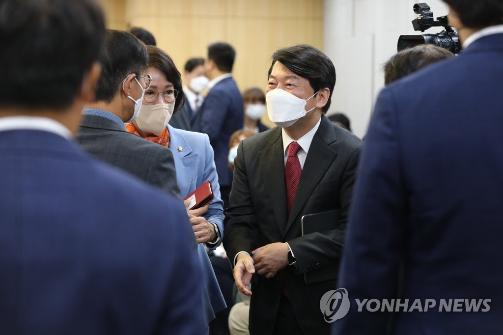 윤핵관과 밀착 속 '세확산' 안철수…權체제 연일 때리는 김기현