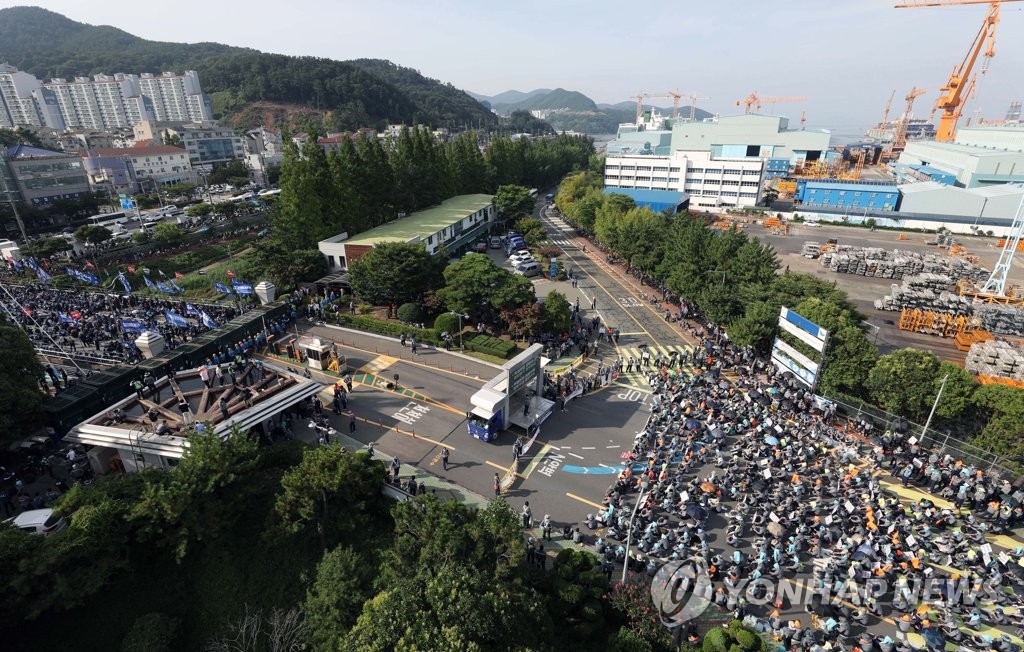 경찰 "대우조선 하청노사 협상 결렬 시 공권력 투입 검토"