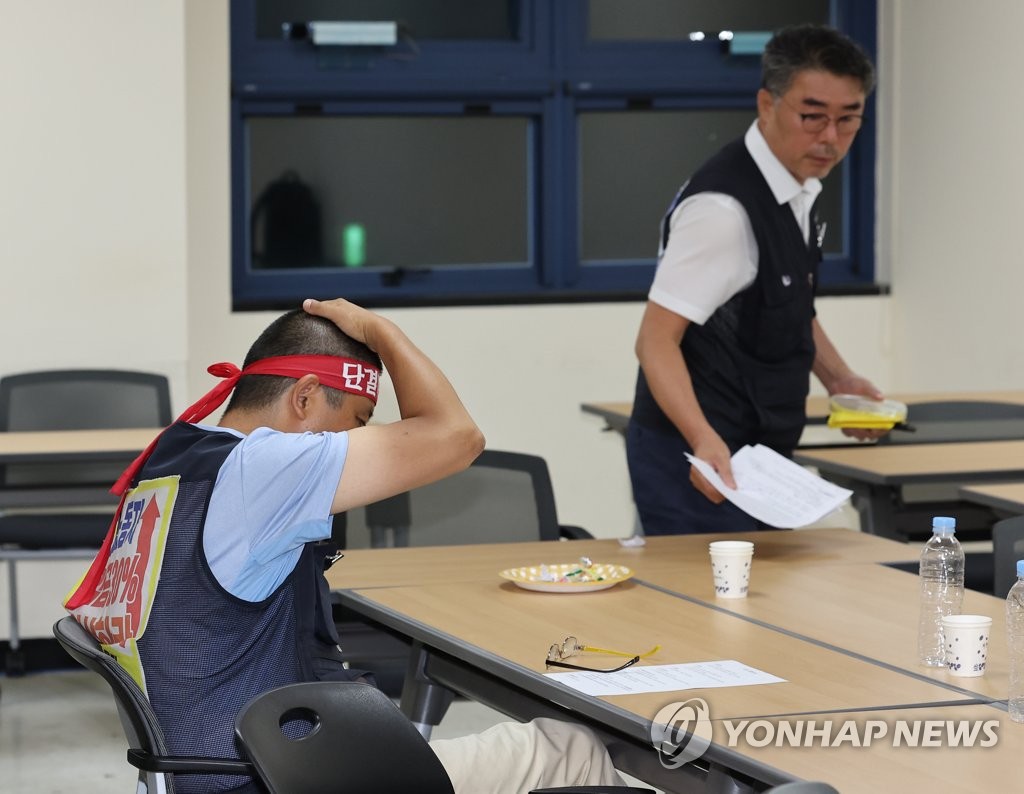 대우조선 하청 노사협상 막판 진통…7일째도 합의 불발