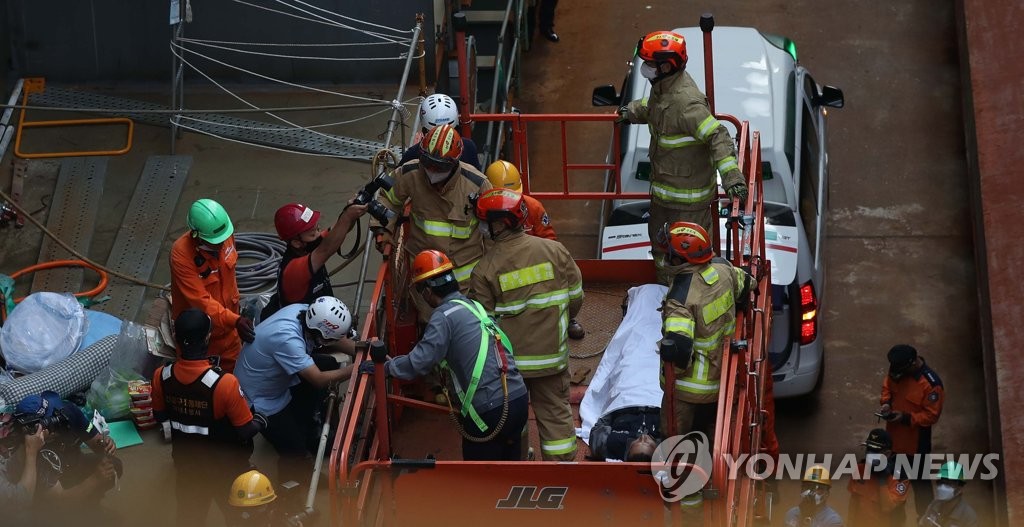 '외통수' 몰렸던 대우조선 하청노조…안팎 압력에 파업 종료(종합)