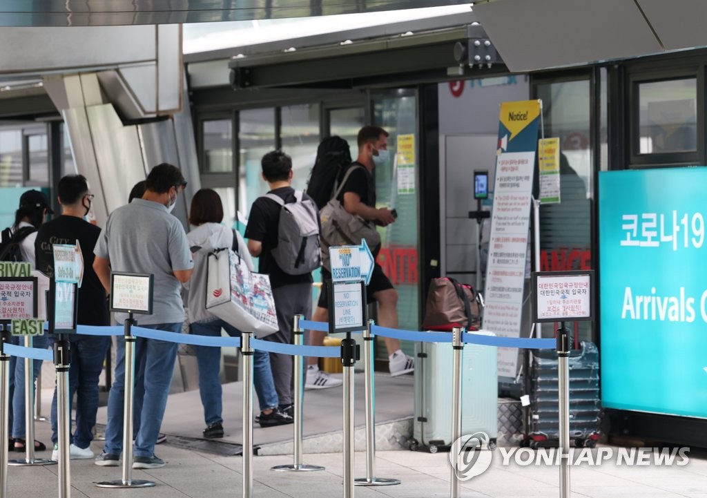 7만3589명 확진, 전주 1.1배…위중증 300명 육박하며 '더블링'