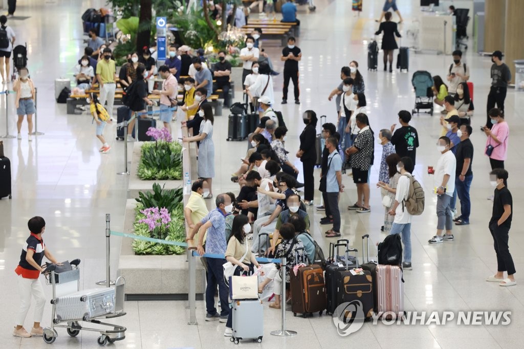 해외여행 갔다가 감염돼 입국하는 사례 급증…아시아국가 최다