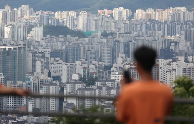 서울 남산에서 바라본 시내 아파트 모습. 사진=연합뉴스