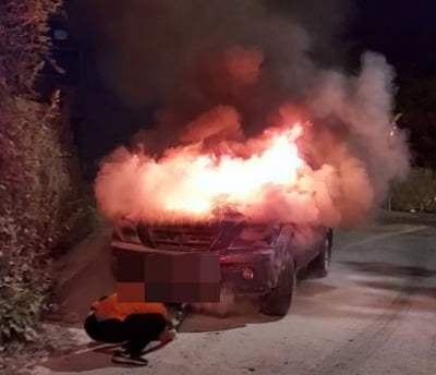 한밤중 북악스카이웨이 달리던 SUV 차량서 불…20분만에 전소
