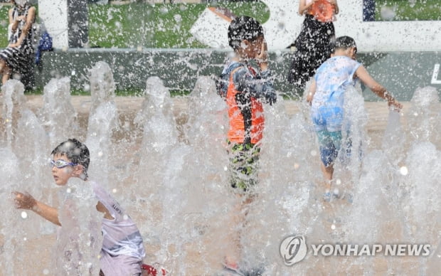 태풍 에어리 직접 영향 없다…대신 '찜통더위' 부추겨