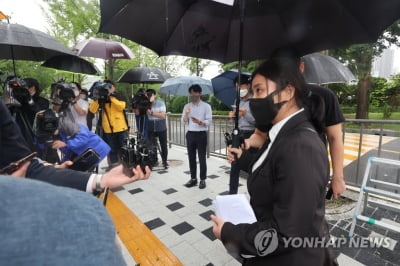 경찰, '이준석 성상납' 의혹 기업 대표 추가 조사 방침