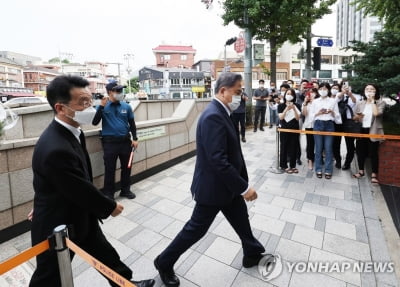 박진, 아베 분향소 조문…"방일하면 조언 들으려 했다"