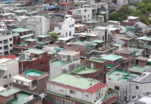 전국 집값 2년10개월만에 하락 전환…아파트값 낙폭 2배로 확대